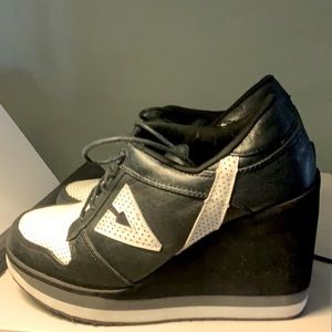 Volatile wedge sneakers size 7